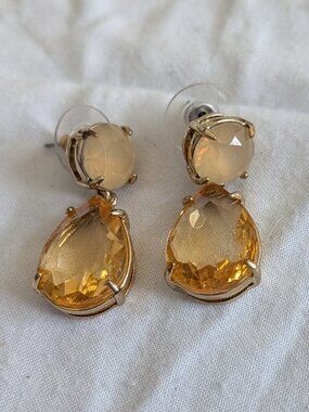 🌸 Gold and Citrine Stud Drop Pear Cut Earrings NWOT